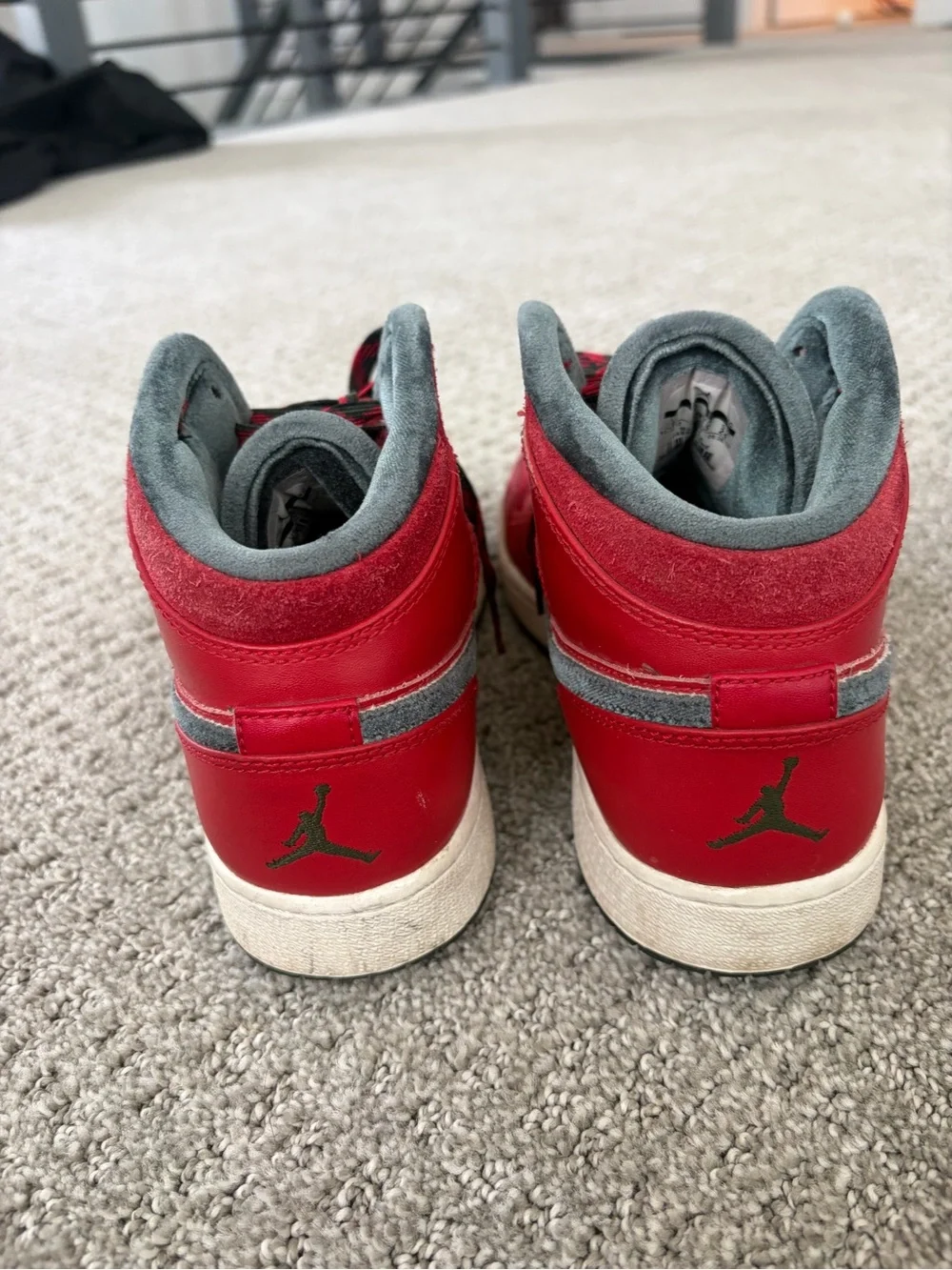 Air Jordan 1 Retro High Premiere Red Gucci (2013) Size 6 Y